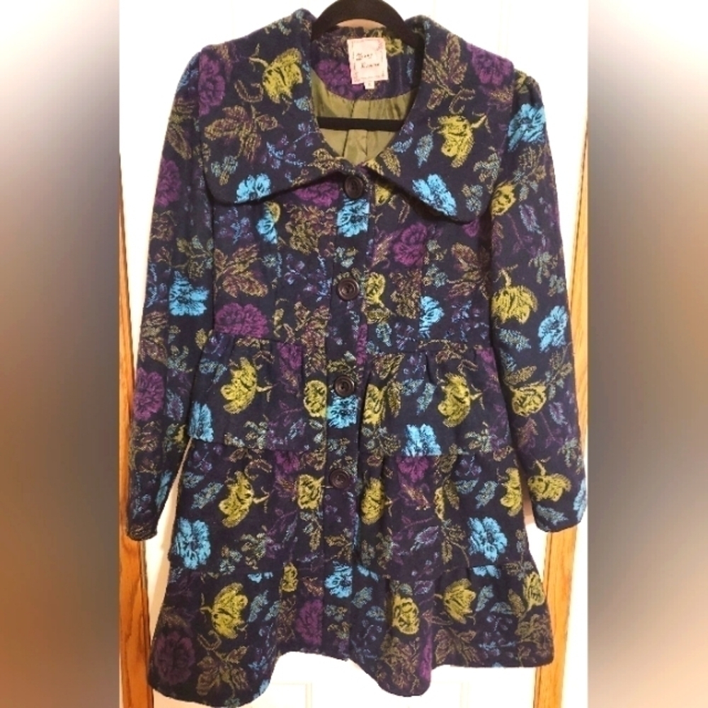 𝅺YOUNG Essance Women's Floral Coat/Jacket Size Small.